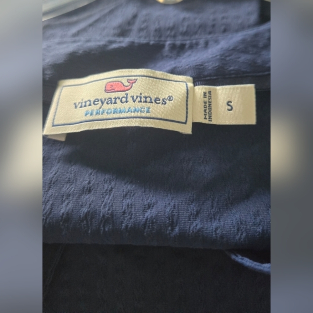 Vineyard Vines Navy Performance Top - Picture 3 of 4